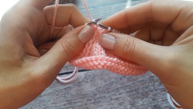 Просто, лаконично и красиво! Регланная линия с вытянутой лицевой петлей. смотреть онлайн