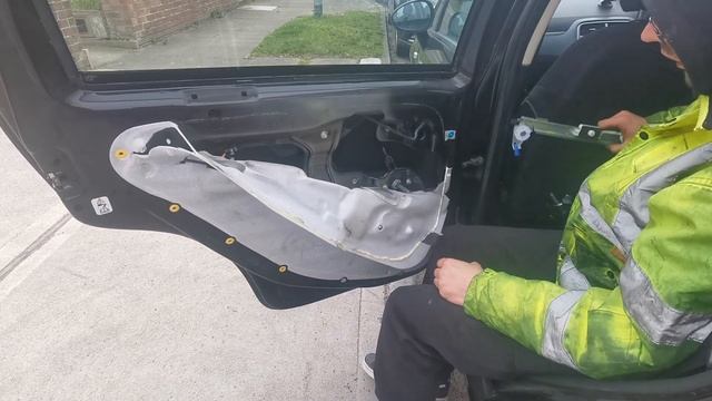 2009 Fiat Punto Rear Window Fix смотреть онлайн