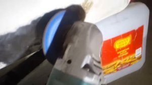 Зачистка двери от ржавчины "болгаркой" УШМ