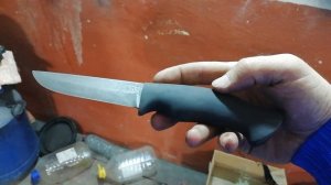 нож с рукоятью из РЕЗИНЫ, сталь Р6М5