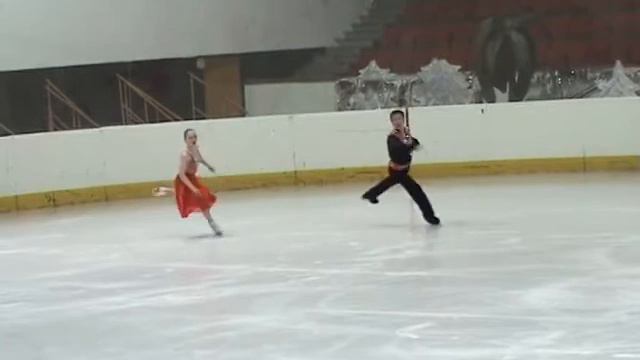 UN2009_Dance_FD_03_Siobhan_Heekin_Kennedy_-_Alexandr_Shakalov.avi смотреть онлайн