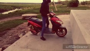 Бернаут на скутере 150сm²