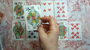 ДУМАЕТ ЛИ КРЕСТОВЫЙ КОРОЛЬ О ЧЕРВОВОЙ ДАМЕ ? ВСПОМИНАЕТ ЛИ ОН ЕЁ??