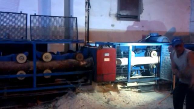Наше производство. Оцилиндровка бревен.