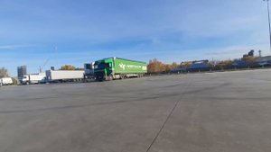 Парковка и расцепка 16,5 метрового полуприцепа