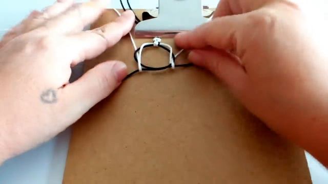 PULSERA con COLA de RATÓN diseño ESPIGA/paso a paso. смотреть онлайн