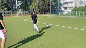 ЛЫСЫЙ КАК МЯЧИК ⚽ Челлендж На Лысо ⚽ Кидаем мячики из себя