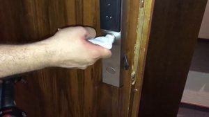 Установка электронных замков