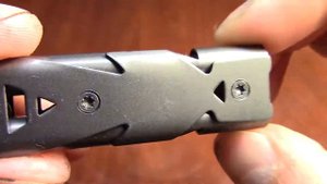 Классный свисток брелок для тренера, а может и для выживания с aliexpress Посылка из китая