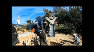 Как монахи строят Храм. Поминаем в молитвах всех, кто помогает в строительстве.