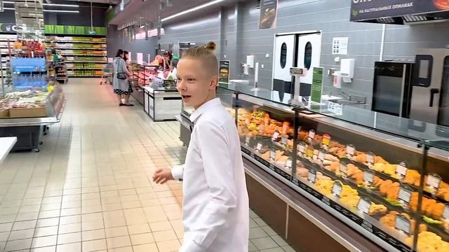 ЧТО ЕДЯТ ШКОЛЬНИКИ 24 ЧАСА. БРОС ШОУ смотреть онлайн