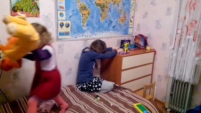 Дети играют