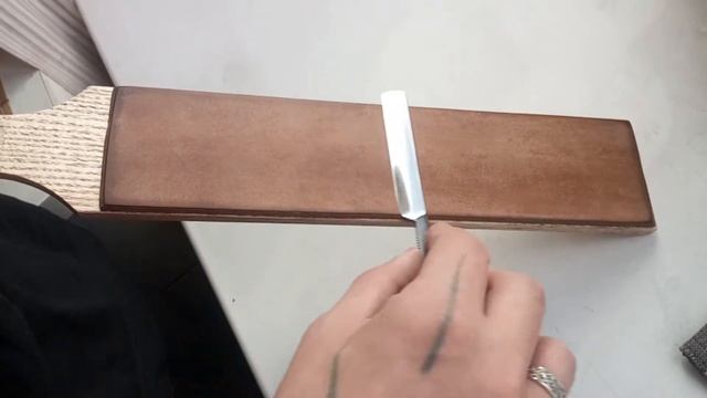 Опасная бритва MIKOV "Г-1" - тест на волос и правка на борде смотреть онлайн