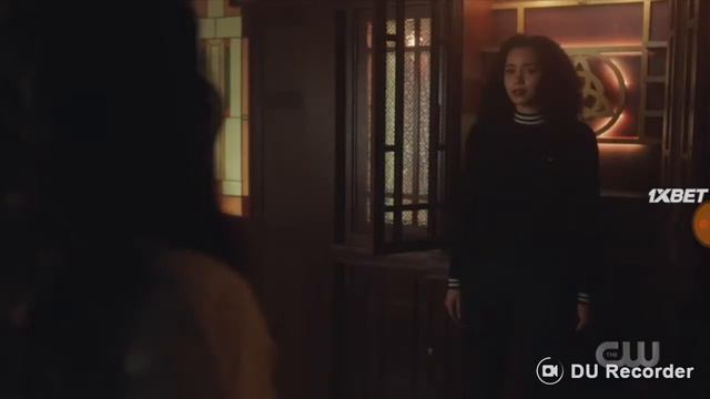 Девочки получили оружие от мамы |Зачарованные|Мейси,Мегги,Мел смотреть онлайн