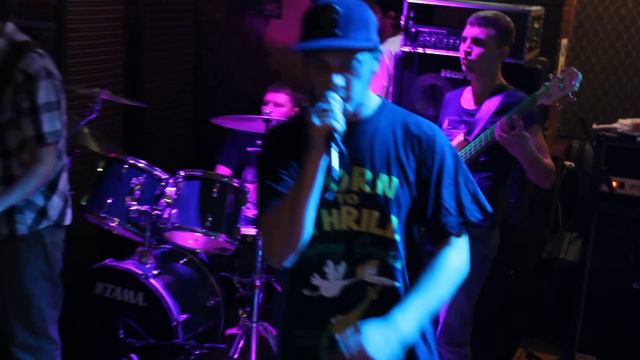 Айфо - поцелуй меня смотреть онлайн