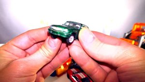 Машинки и игрушки из коробки для игр Большая коробка с тачками Видео про машинки Игры для детей