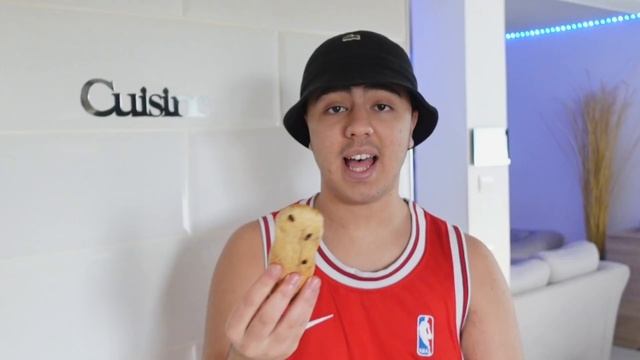 PRANK ON TIRE SUR LA CHÈVRE AVEC UNE ARME DEVANT NOTRE SOEUR ! (GROSSE RÉACTION) смотреть онлайн