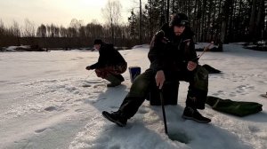 Горная рыбалка в Сибири. Ловля ленка и хариуса ранней весной. Зимняя рыбалка в тайге.