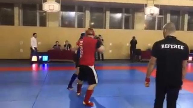 Грачев Роман заканчивает бой досрочно ввиду явного преимущества на Всероссийском турнире.