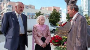 Памятник в Москве М.В. Водопьянову 2013