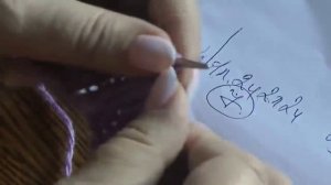 Тёплый уютный и очень простой жилет спицами с карманами и обвязкой крючком