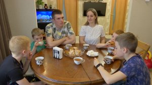 Семья Негиных: четыре сыночка и лапочка дочка