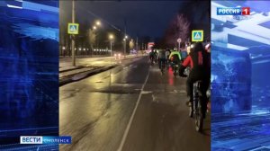 В центре Смоленска прошел новогодний велопробег