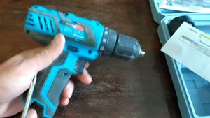 Заклинило кнопку шуруповерта  Ремонт