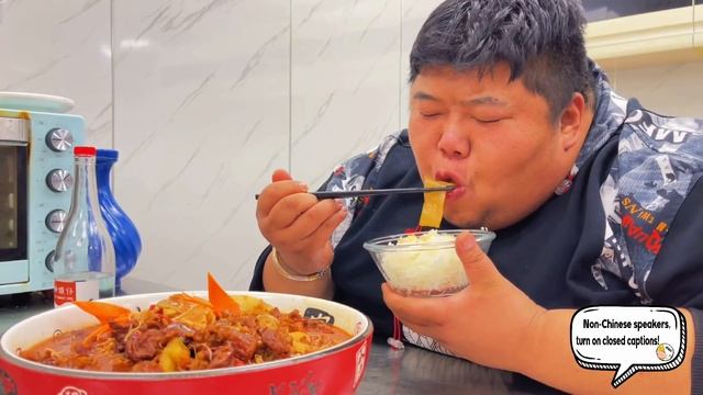 猴哥买一堆“筋头巴脑”，热腾腾炖一锅，软烂浓香，吃着真过瘾！【胖猴仔】 смотреть онлайн