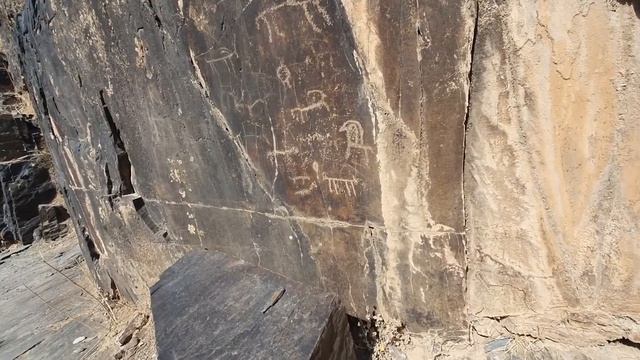 Сармышсай петроглифы