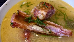 Суп гороховый с копчеными ребрышками. Как быстро сварить горох.