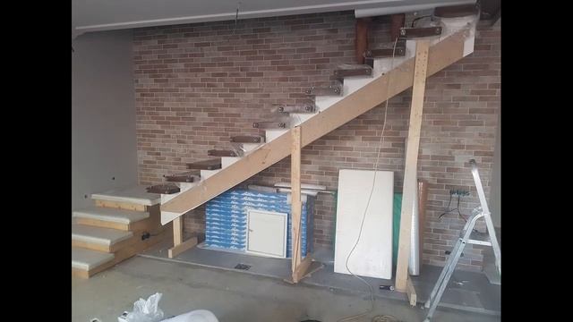 лестница на подвесах из стекла смотреть онлайн