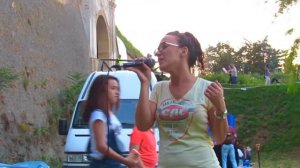 👩🎤  Девушка супер поет в караоке