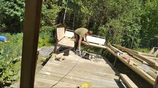 Угловая лавочка своими руками на участке для отдыха смотреть онлайн