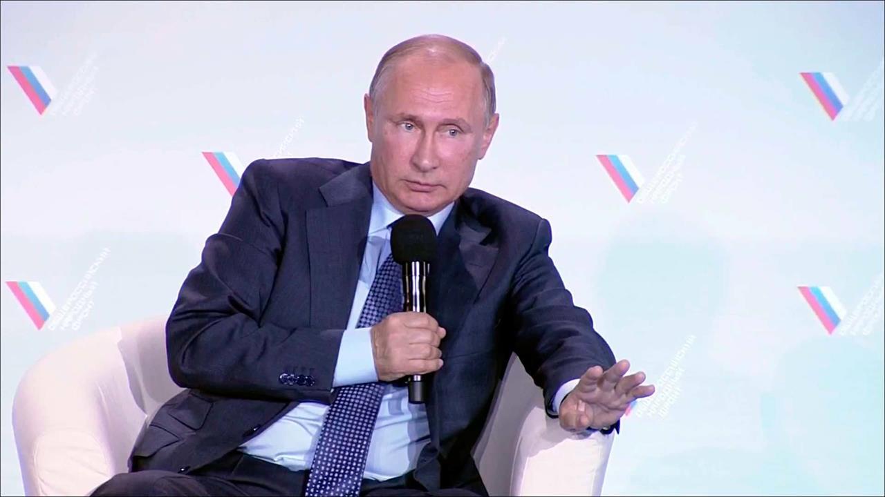 Вопросы развития Крыма обсудил Владимир Путин на встрече с активистами ОНФ