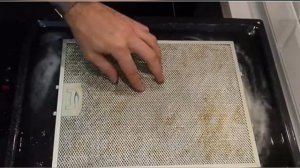 Как очистить фильтр кухонной вытяжки народными средствами.mp4