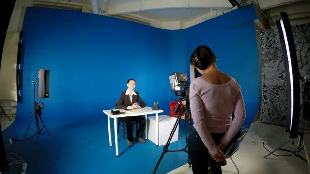 Work in the stuio смотреть онлайн