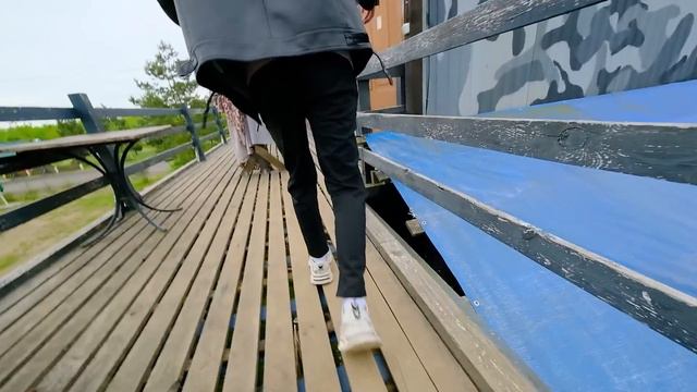 КТО ПЕРВЫЙ ПОЙМАЕТ МЕНЯ ПОЛУЧИТ 10,000$ смотреть онлайн