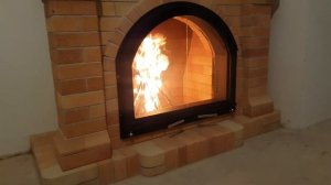 Камин из кирпича, с дверцей для камина StoveR