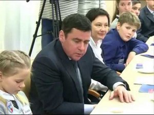 Дмитрий Миронов встретился с ярославскими школьниками, которые примут участие в форуме