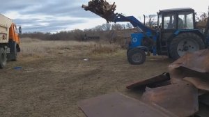 Слом Дома и Погрузка Дров Трактором Беларус
