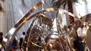 Дубай Молл - крупнейший шоппинг-центр   Дубая  Магазины Дубая