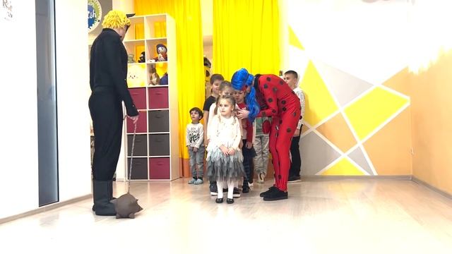Леди Баг и Супер Кот аниматоры на Дне Рождении у Насти