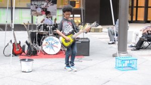 ДЕТИ ИГРАЮТ ТЯЖЕЛЫЙ РОК ► На Гитаре И Барабанах