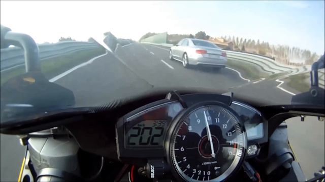 Yamaha r1 2008 very hard acceleration - full akrapovic, yec power смотреть онлайн