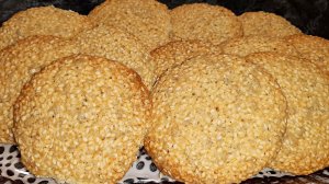 Печенье с кунжутом и семечками подсолнечника