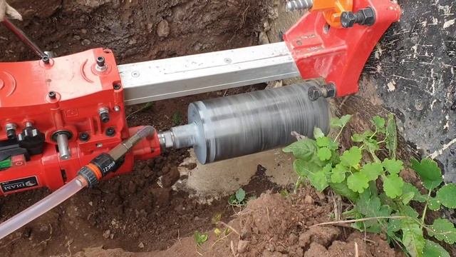 бурим стену толщиной 55см и диаметром 135мм под канализацию смотреть онлайн