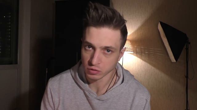 Женя Токарев делает Каминг АУТ смотреть онлайн