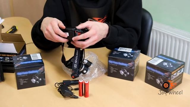 Обзор на налобный мощный светодиодный фонарь. 4 режима работы. JoyWheel. смотреть онлайн