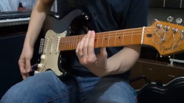 Fender Blackie Stratocaster Japan смотреть онлайн